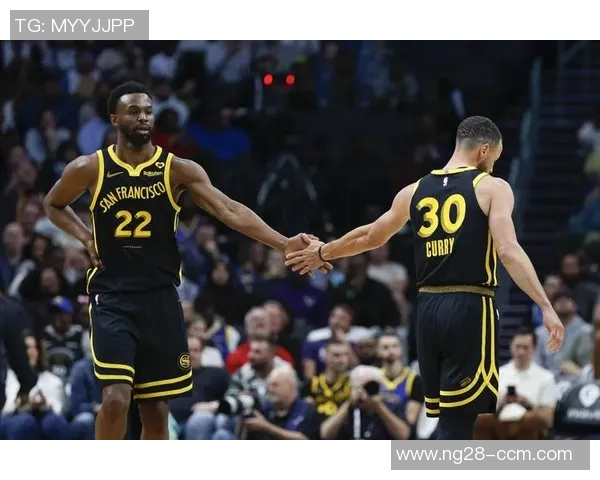 库里谈新赛季目标强调团队心态建设与胜利信念的重要性 库里谈新赛季目标强调团队心态建设与胜利信念的重要性