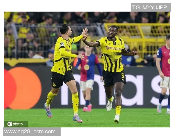 多特蒙德对科隆首发阵容揭晓吉拉西阿德耶米领衔小贝林布兰特待命 多特蒙德对科隆首发阵容揭晓吉拉西阿德耶米领衔小贝林布兰特待命