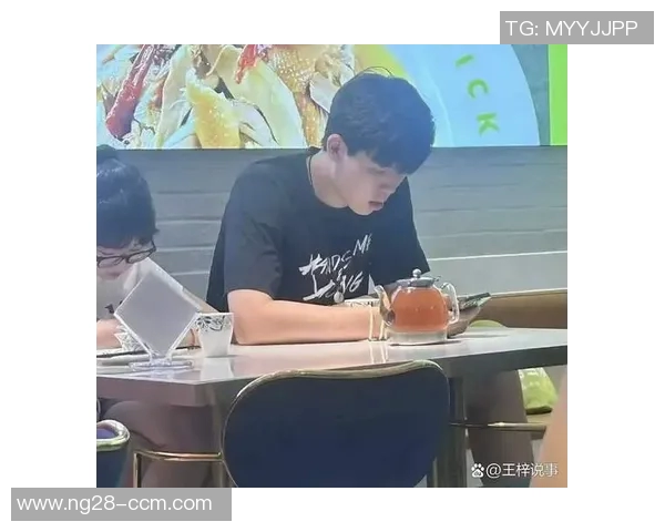 杨瀚森工作室回顾:凌晨1点入睡4点赶机场的忙碌生活