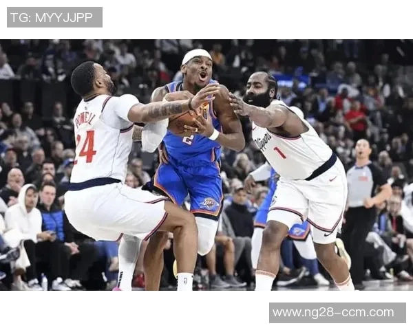 快船苦战联盟倒数第三雷霆球迷欢欣鼓舞享受比赛乐趣